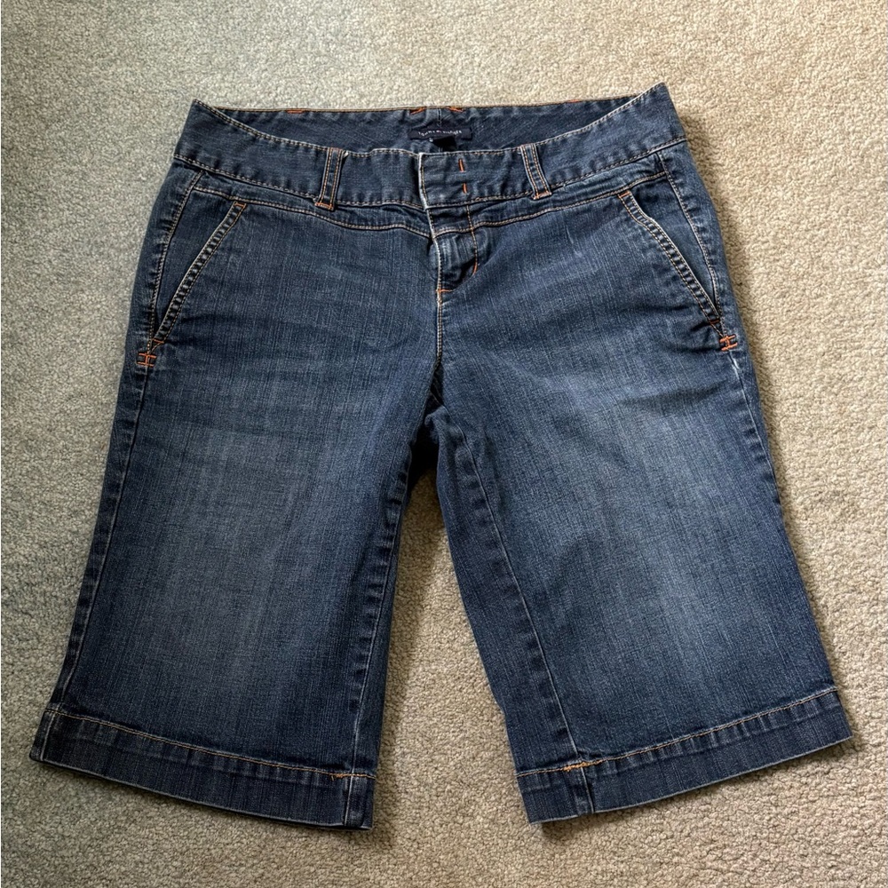 Tommy Hilfiger Women’s Size 4 Bermuda/Walking 
Blue Denim Shorts